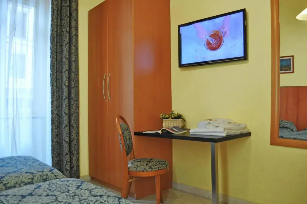 Standard Double room (full double bed)
