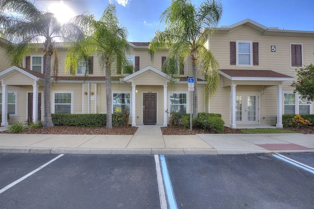 Magic Hideaway @ Lucaya Resort, Sleeps 8 3 Bedroom Townhouse
