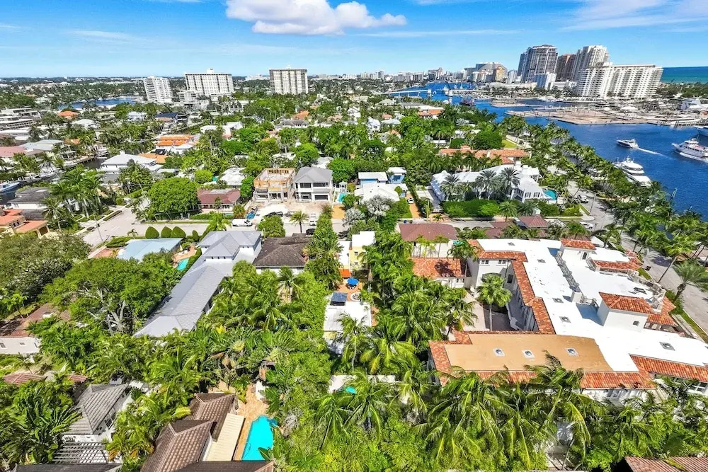 Walk to Las Olas! Old Florida Oasis w/ Hot Tub