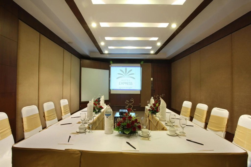 Hotel Express Towers - фото 12