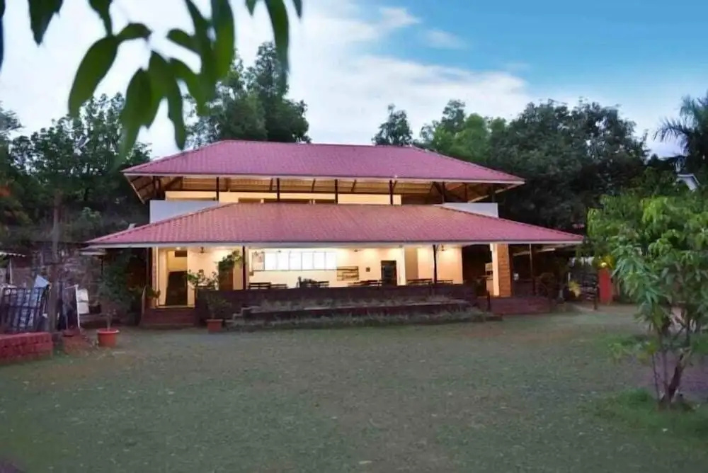 Riverside Inn