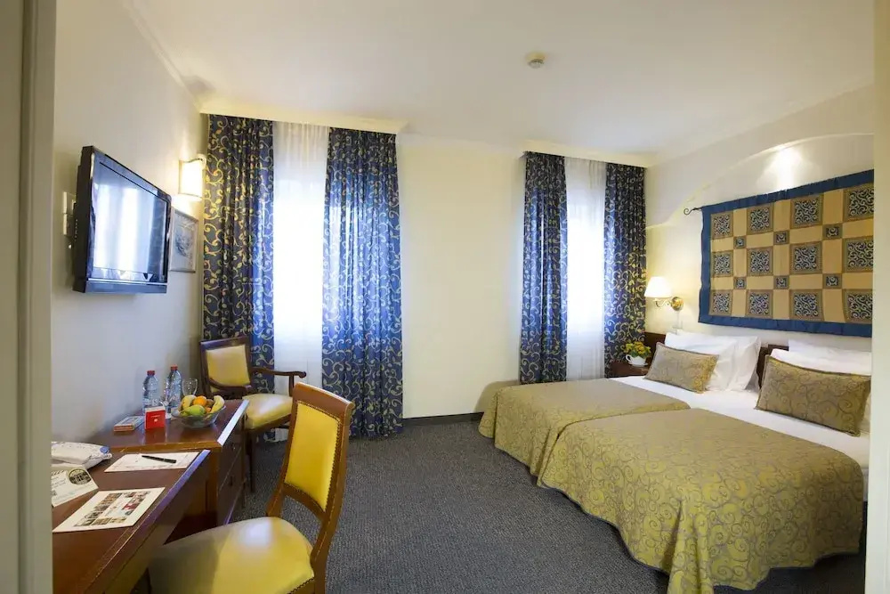 Deluxe Double room (twin beds)