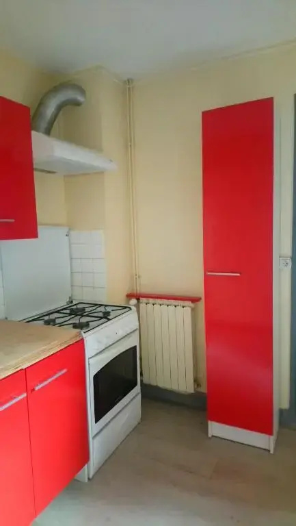 Afficher la photo 8 — gîte 4 pièces,6 couchages,centre ville Sancoins wifi gratuite,lave linge, lave vaisselle