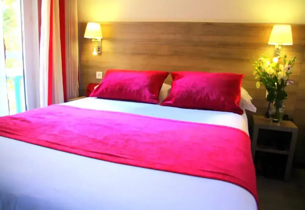 Standard Double room with balcony (full double bed)