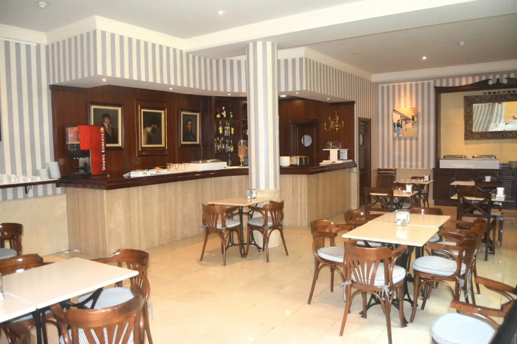 RF Astoria - Only Adults - Général