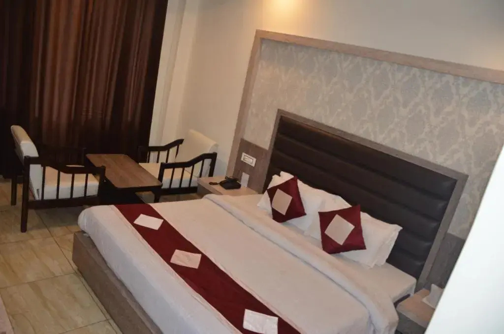 Standard Double room with mountain view (full double bed)