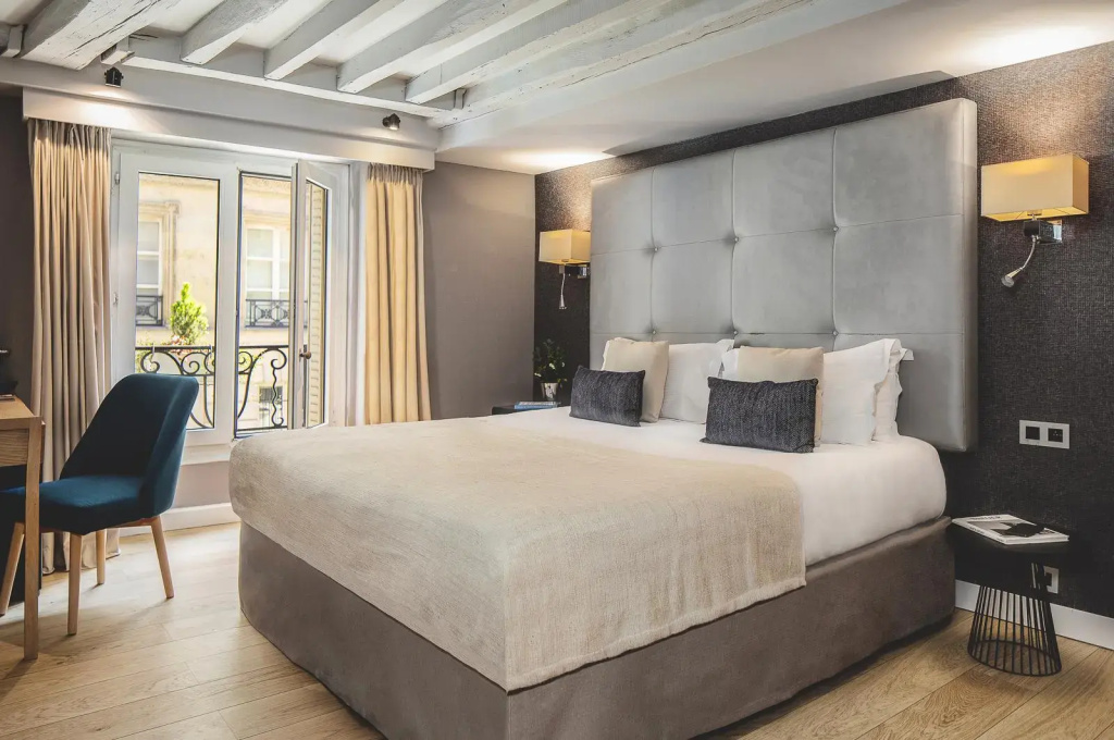 Classic Double room (full double bed)
