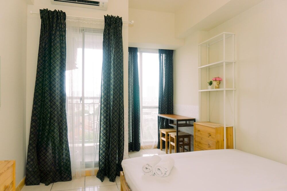 Отель Well Furnished And Comfy Studio Apartment At M-Town Residence, фото 1