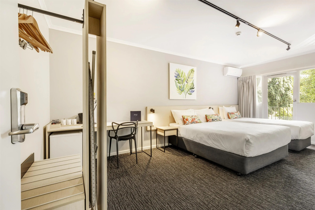 Double Studio (full double bed)