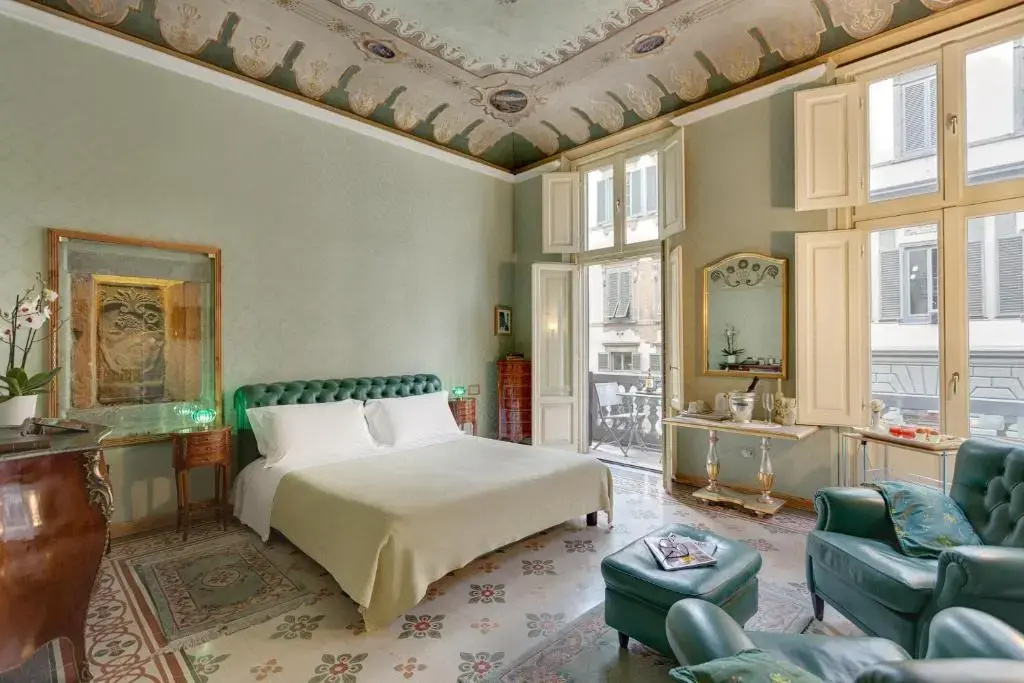 Standard Triple room with balcony