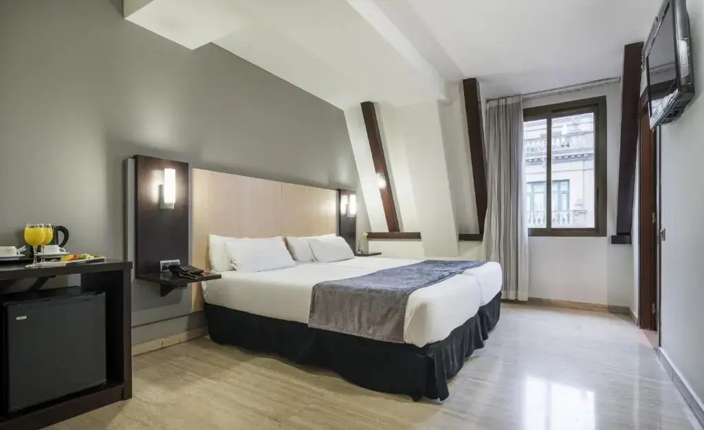 Hotel ILUNION Almirante - Chambres