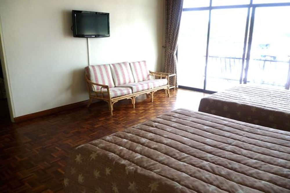 Country Lodge Resort