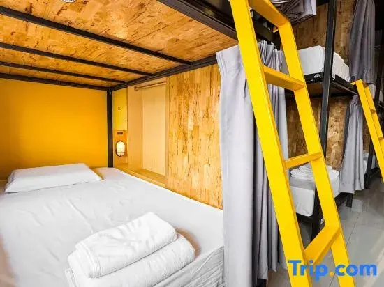 Bed in Dorm