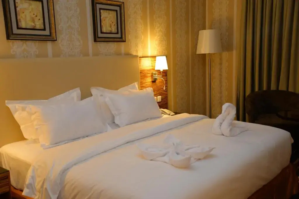 Crown Town Hotel - Chambres