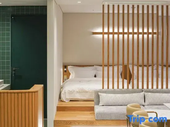 Premier room