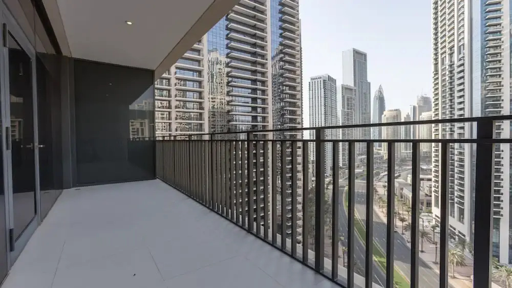 Luxury StayCation - Huge 2 Bedroom Lav