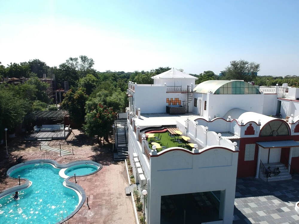 Casa Blanca Resort