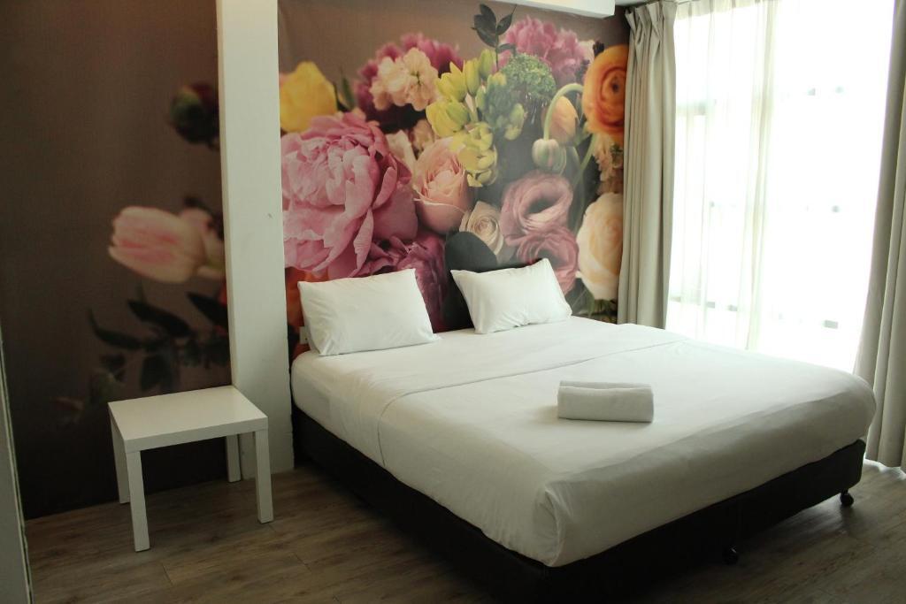 V Garden Hotel