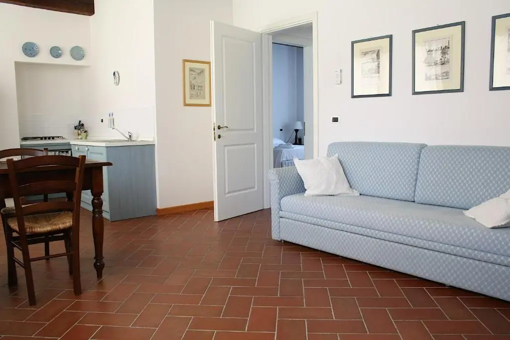 2 Bedrooms Apartment