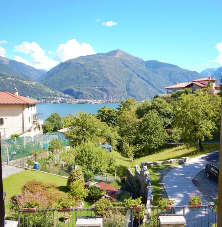 2 Bedrooms Apartment with lake view