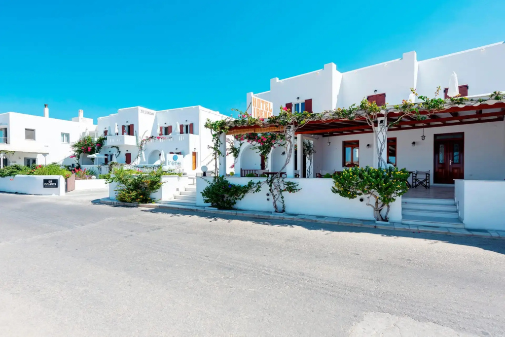 Irene Hotel & Studios - Beachfront