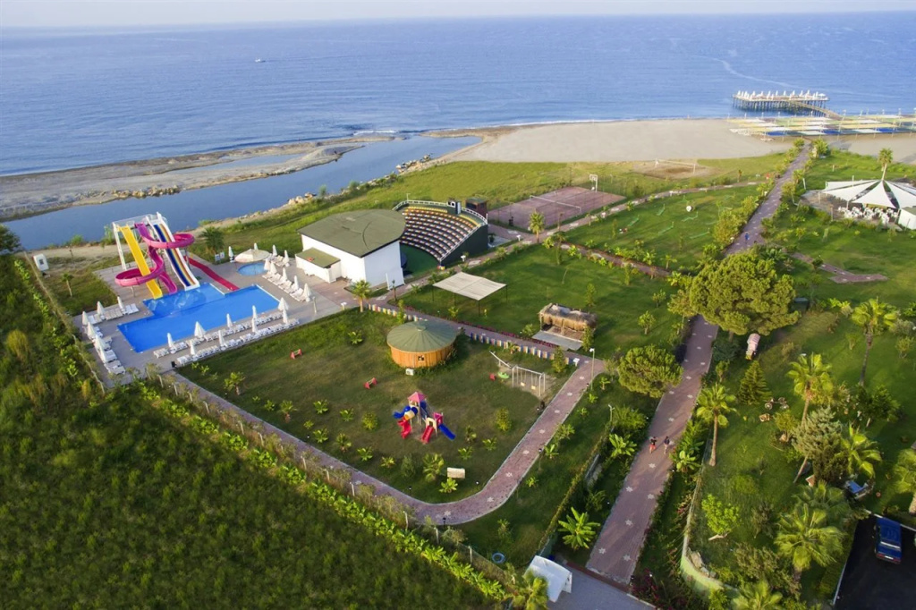Beach & Waterfront