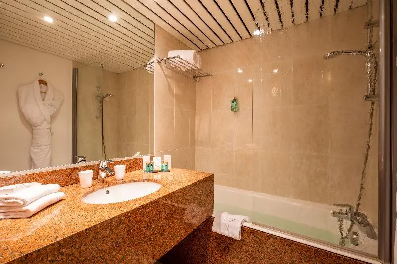 Le M & Spa Bordeaux Aéroport by Hôtels & Préférence - Chambres