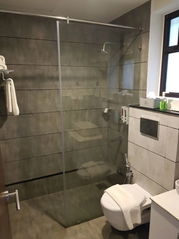 Double Suite with balcony (full double bed)