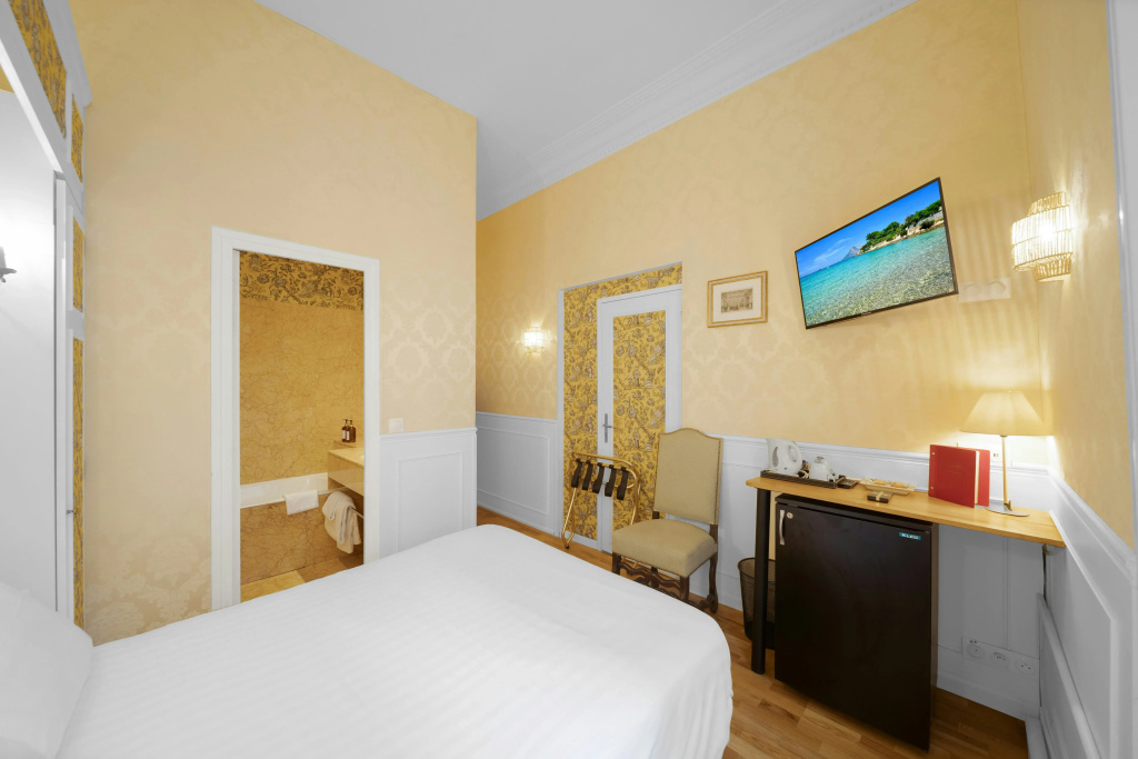 Отель Hôtel de la Bretonnerie в Париже