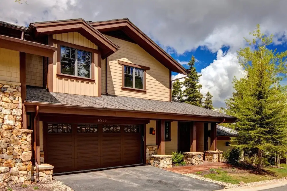 Lookout Drive 5 Bedrooms PLO-6599 by KBM