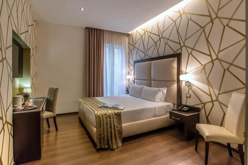 Deluxe Executive Double room (full double bed)
