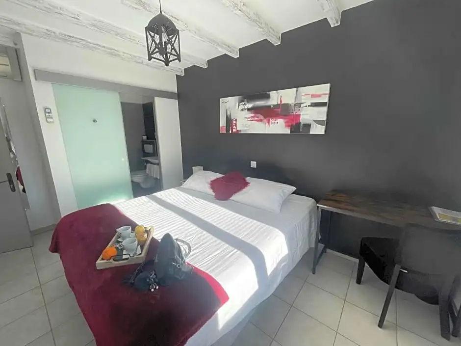 Standard Double room (full double bed)