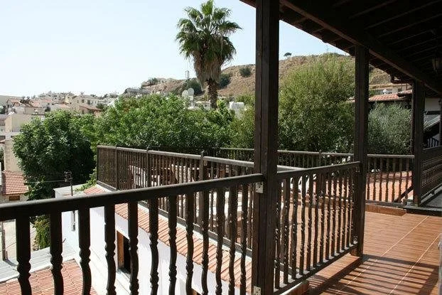 Balcony & Terrace