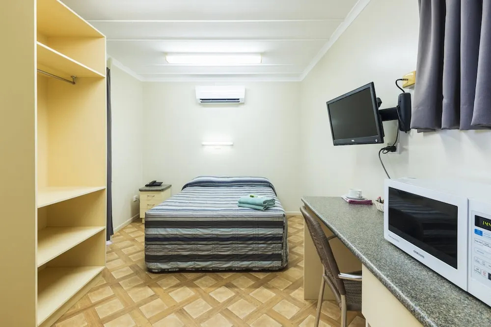 Economy room