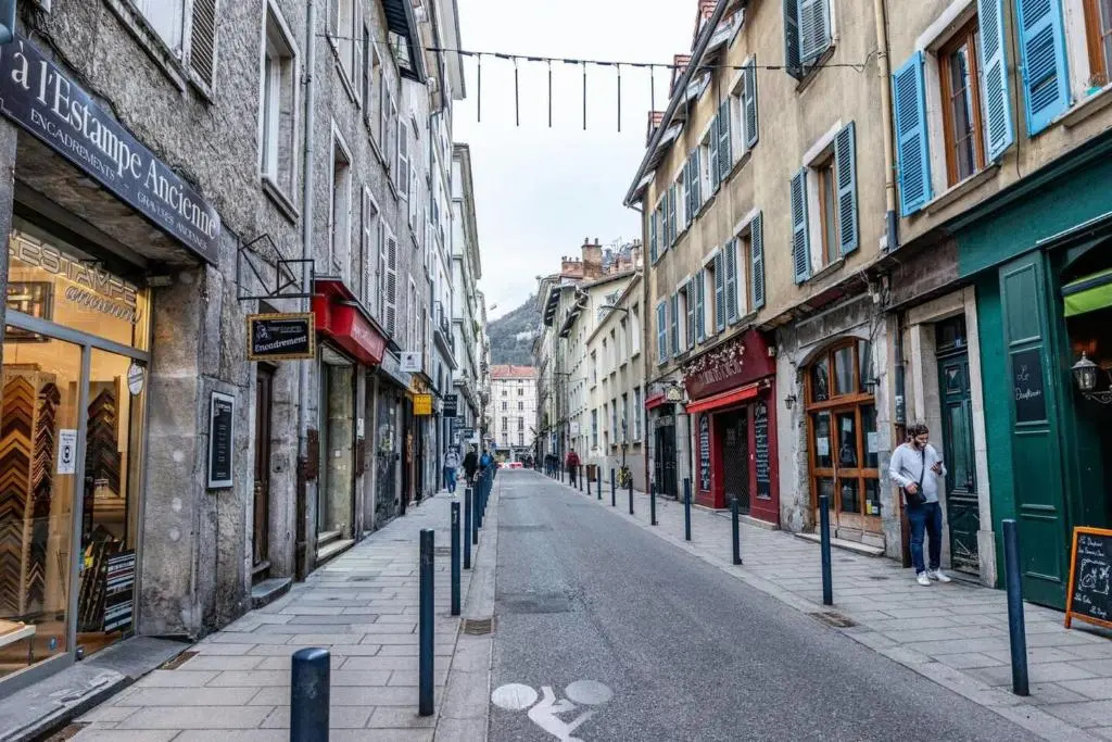 Voir la photo 1 — Les Antiquaires #CQ