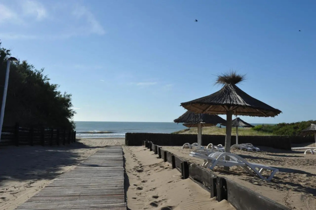 Beach & Waterfront