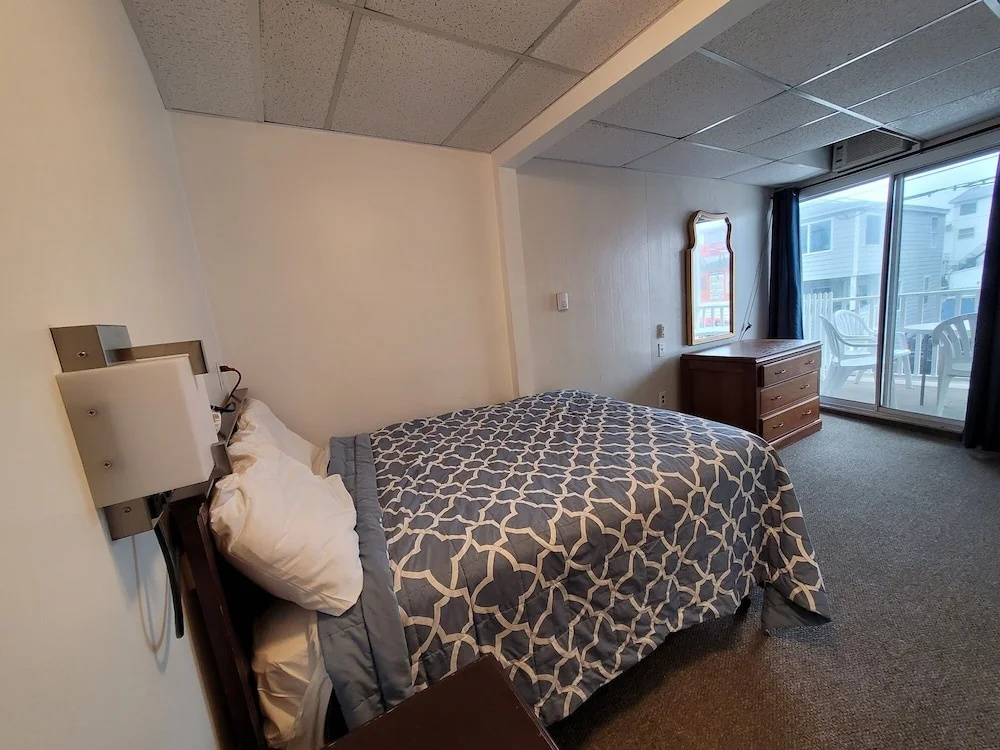 2 Bedrooms Standard Suite with balcony and with partial ocean view