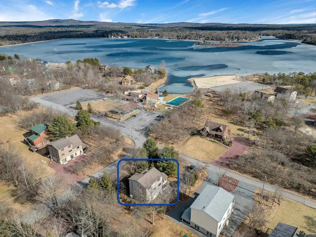 Steps To The Lake House, Hot Tub, Game Room, Deck