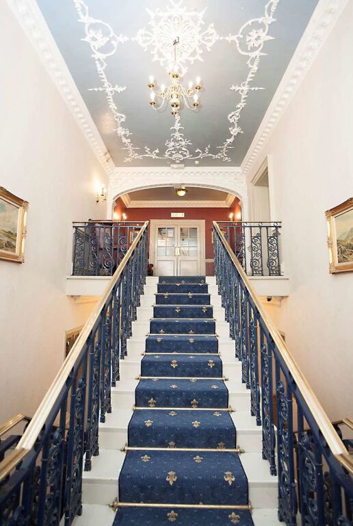 Arnos Manor Hotel - 4