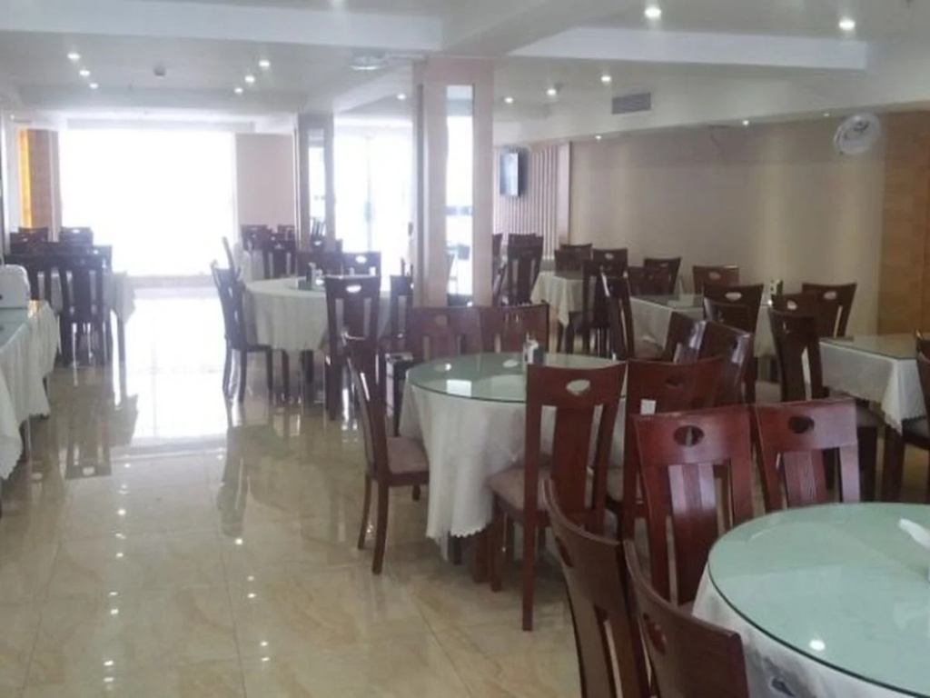 Food & Beverage