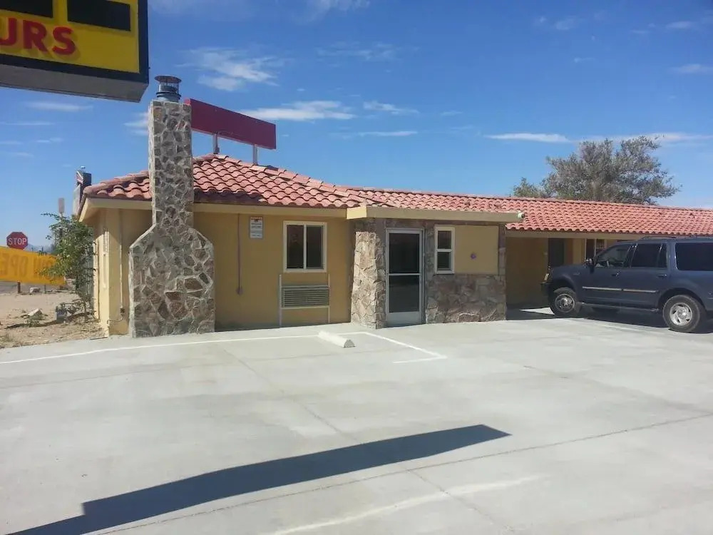 Mayfair Motel — фото