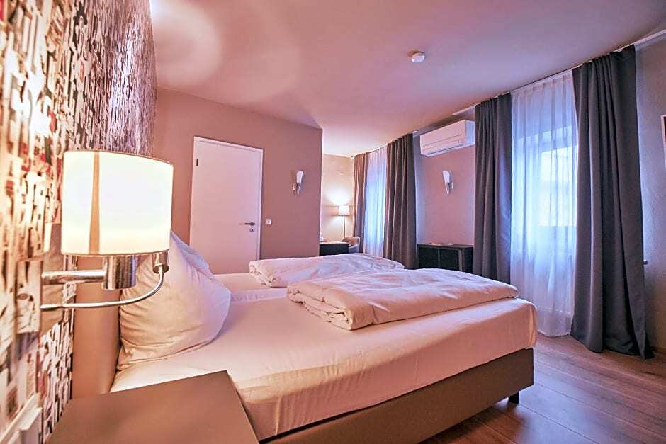 Hotel Roter Hahn by null