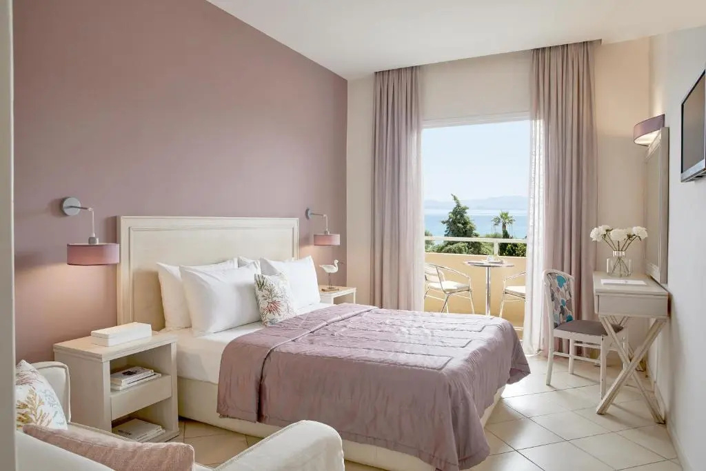 Standard Double room with pool view (full double bed)