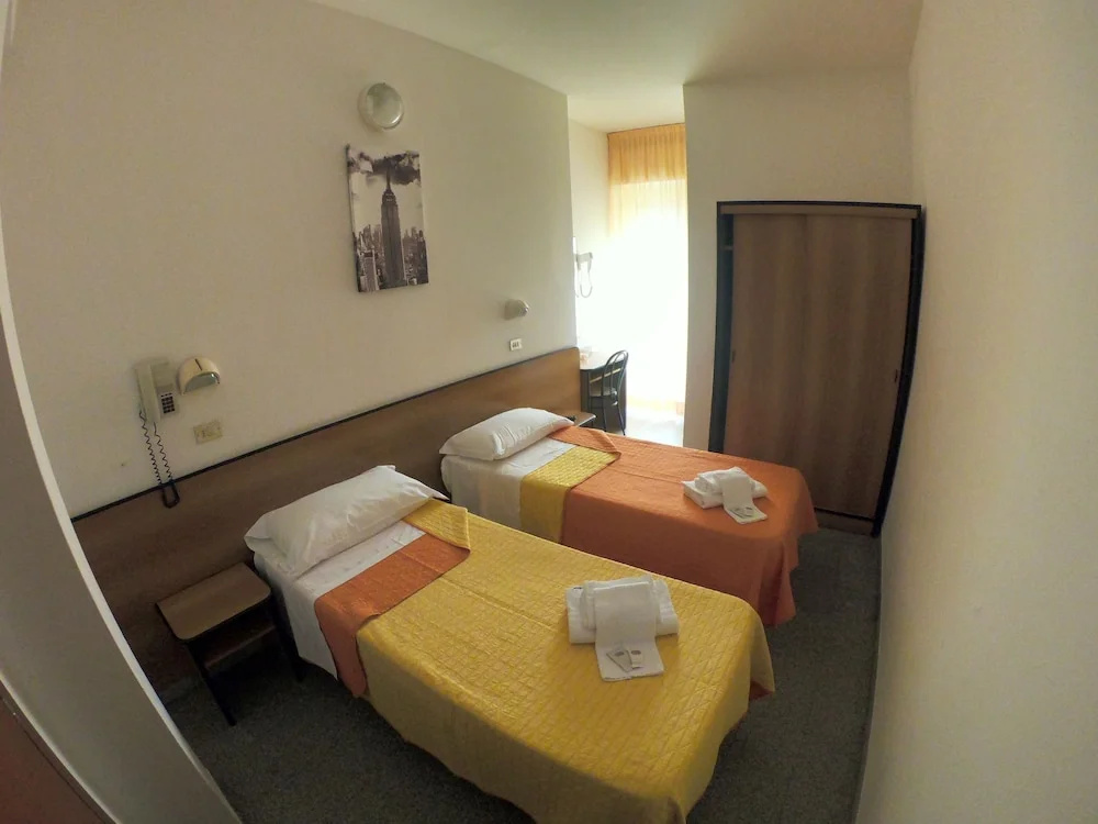 Standard Double room (twin beds)