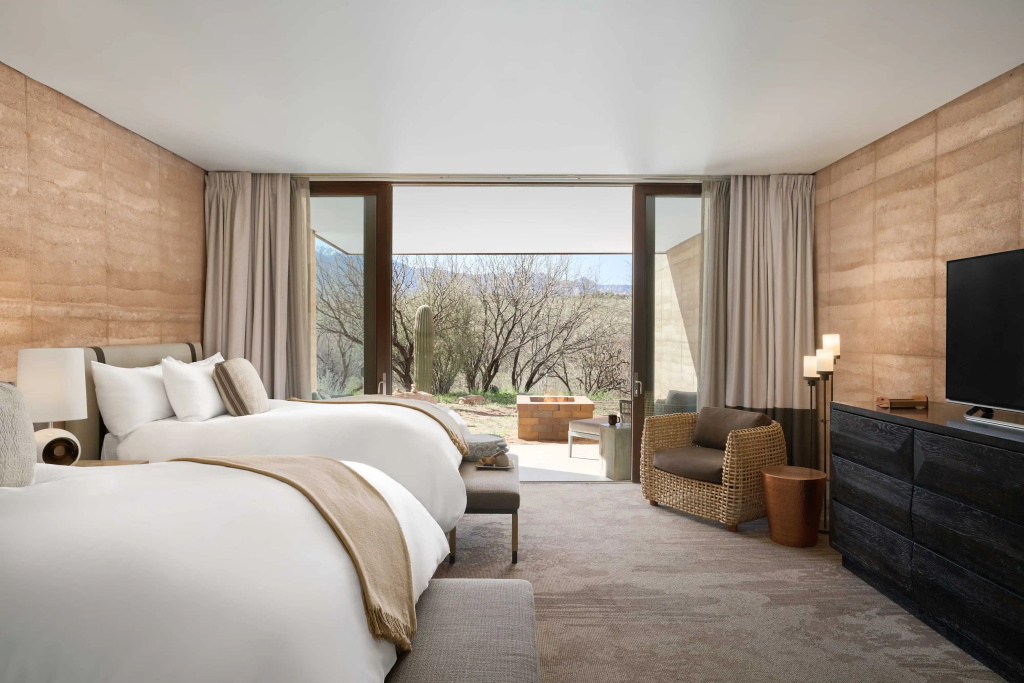 Standard Double room with sunrise view (full double bed)