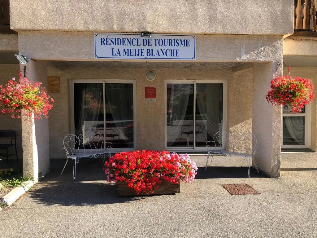 LA MEIJE BLANCHE "RESIDENCE DE TOURISME 2 étoiles"