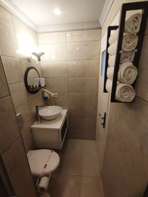 1 Bedroom Economy Double room (full double bed)