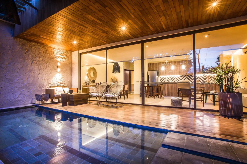 Lobby & Reception