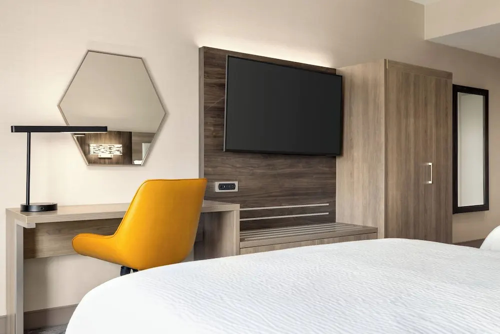 Double Suite (full double bed)