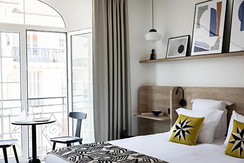 Executive Double room (full double bed)